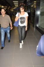 Priyanka Chopra returns from LA in Mumbai Airport on 27th Sept 2012 (10).JPG